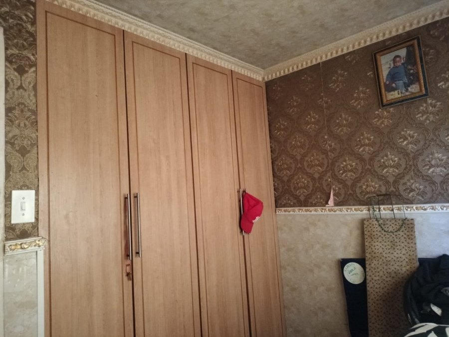 3 Bedroom Property for Sale in Molifi Tau Kloof Free State